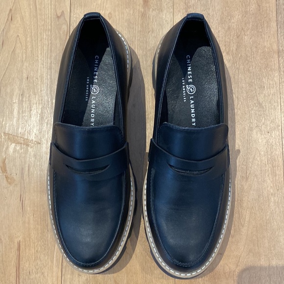 Chinese Laundry Lug Sole Loafers, size 8.5. - Picture 3 of 6